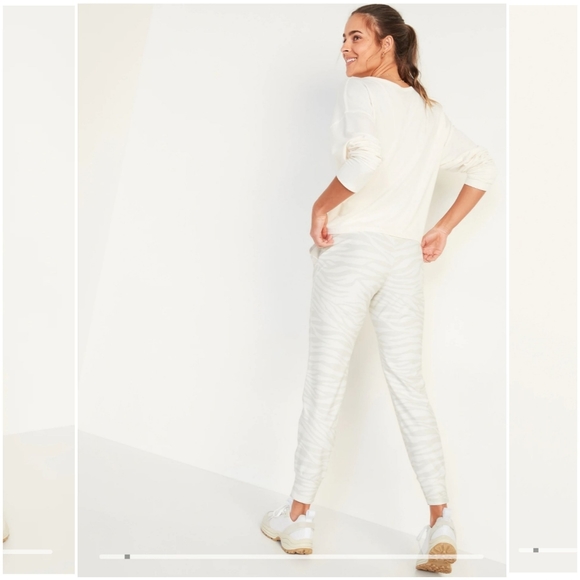 New, no tags Old Navy Active cream high waist jogger in 7/8 length, size Small - Picture 2 of 13